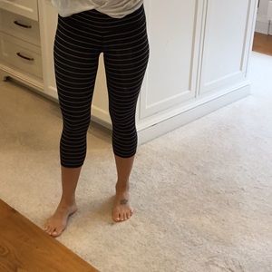 Athleta Capri striped leggings